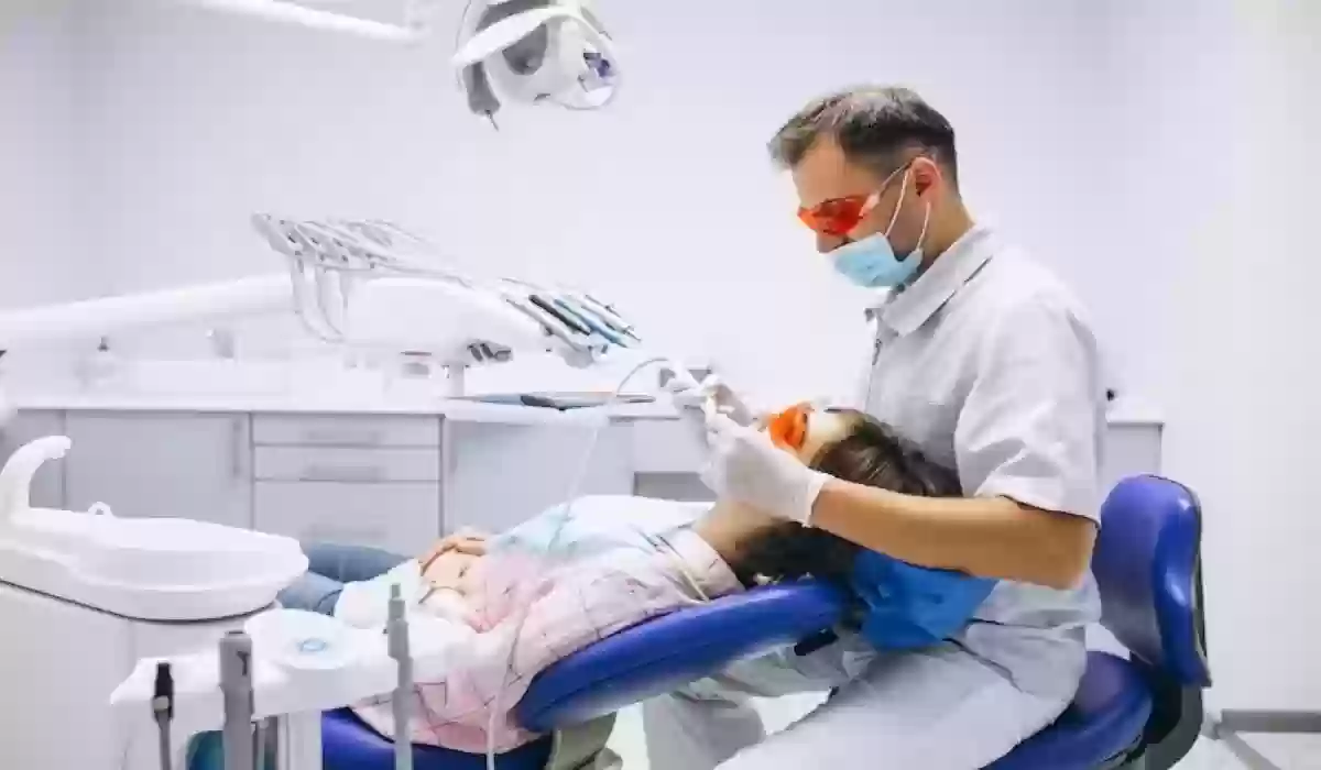 دليلك إلى أفضل 8 أطباء أسنان في جدة
