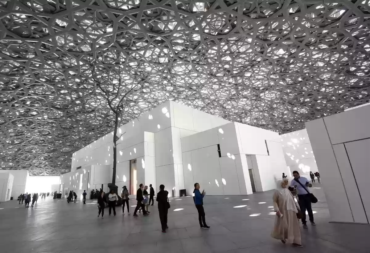 اللوفر أبو ظبي يستقبل أكثر من 20 ألف زائر خلال صيف