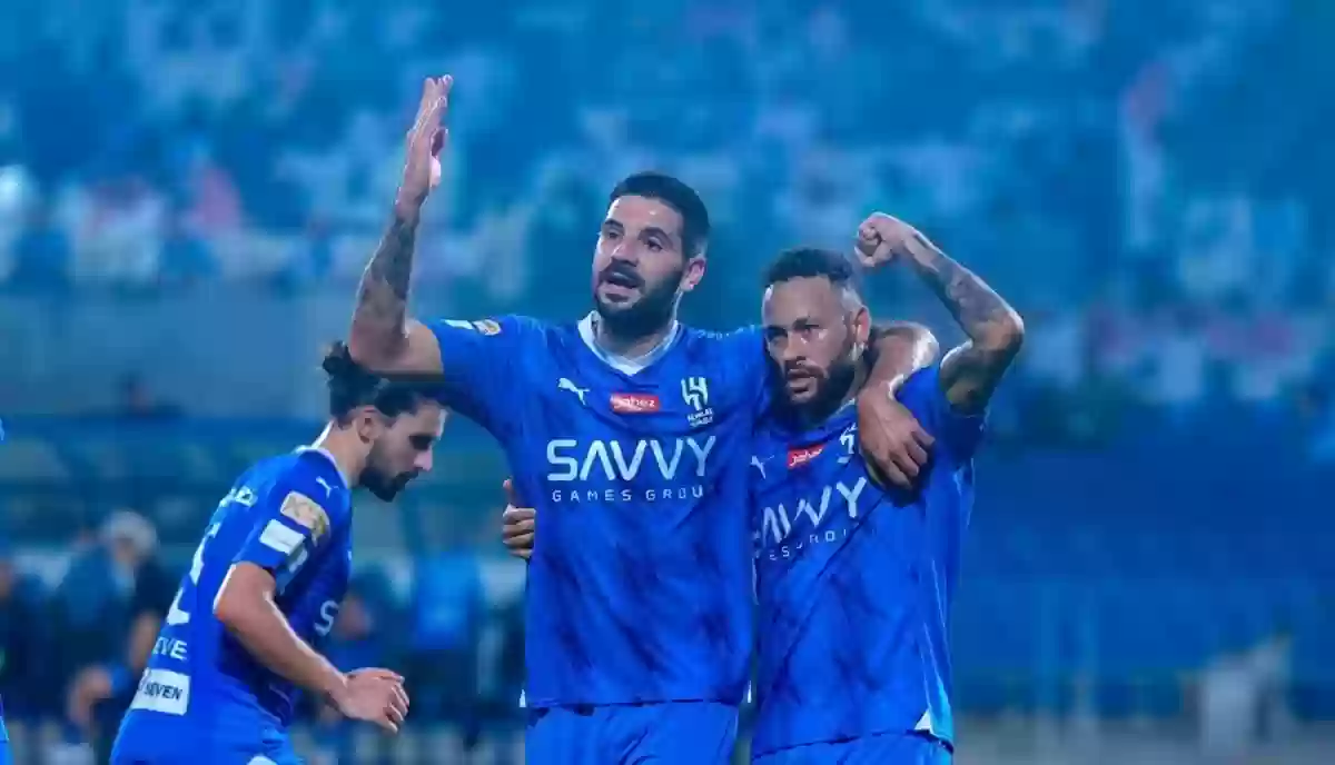 الهلال يستغل تعثر النصر وإخفاق الاتحاد
