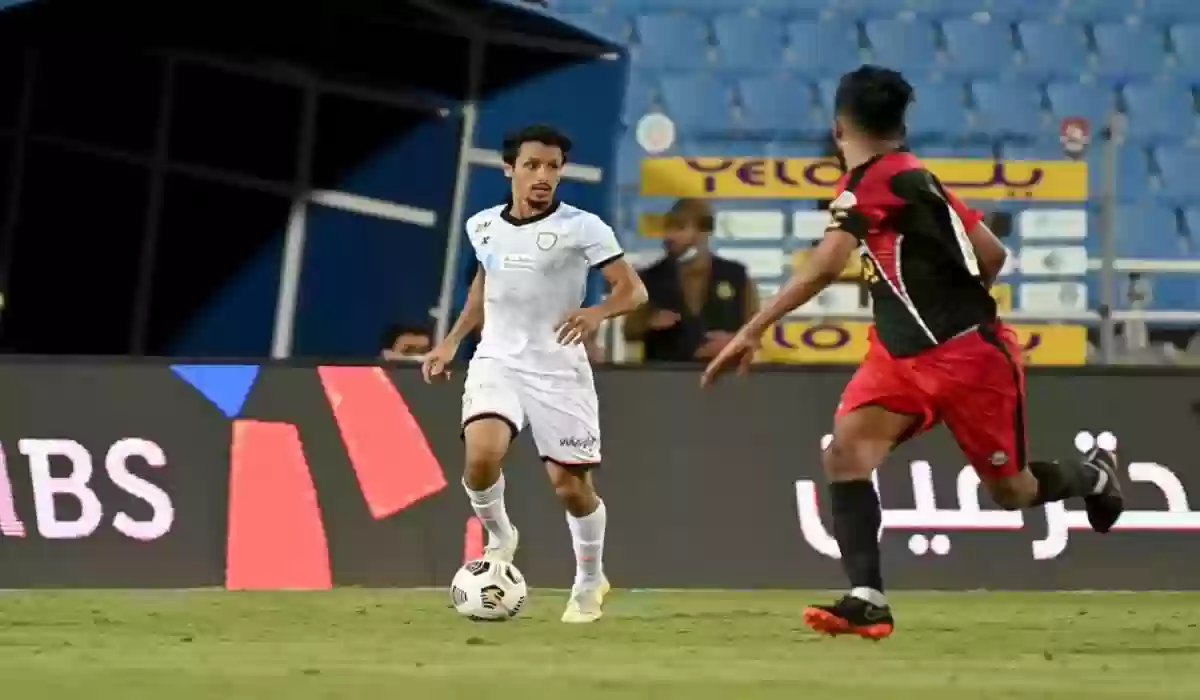 نجم نادي الشباب يهين زملائه في الفريق بسبب نادي النصر