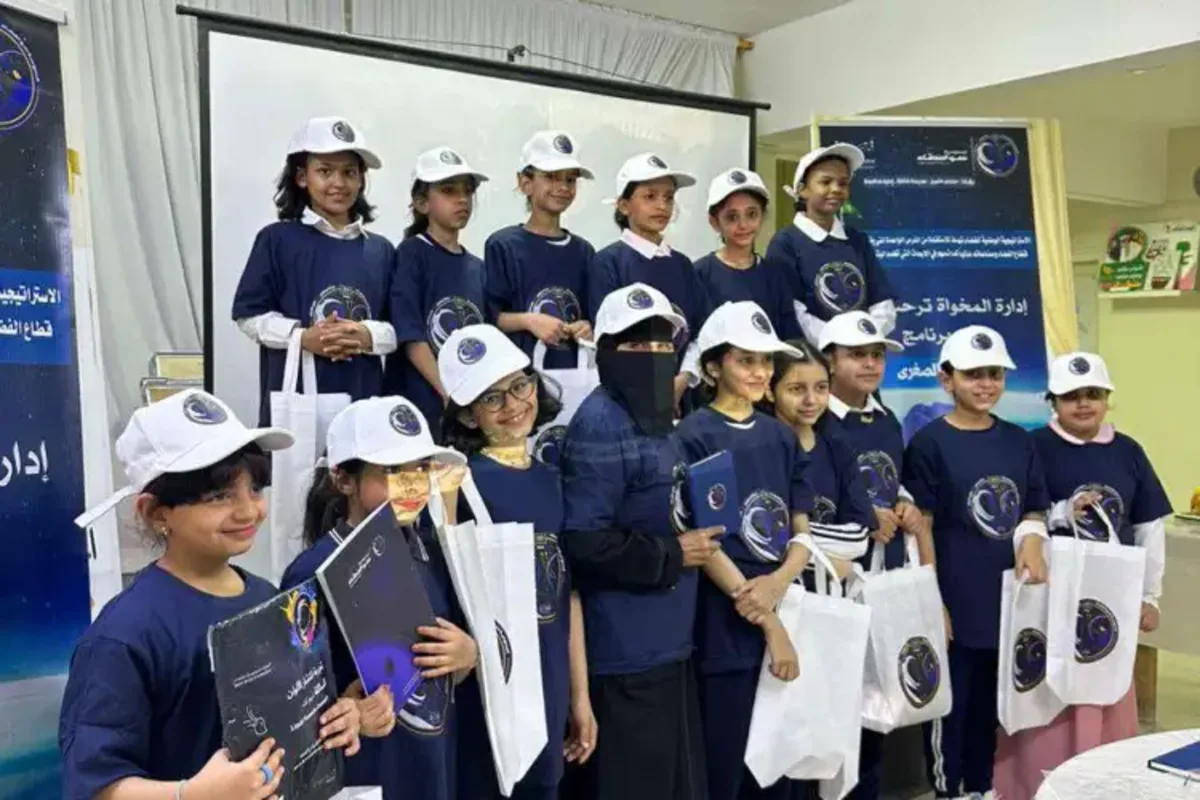 تجارب الفضاء مع رائدي الفضاء علي القرني وريانة برناوي لطلاب المدارس في المملكة