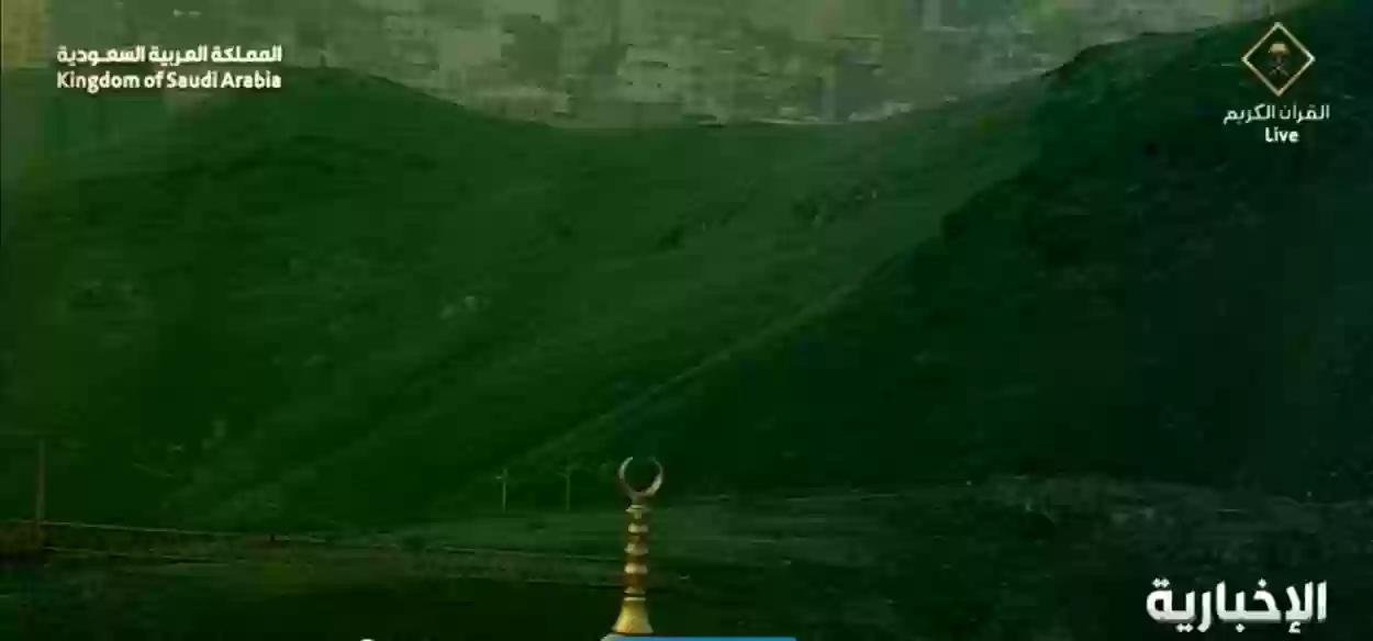 اللون الأخضر يكسو الجبال المجاورة لـ