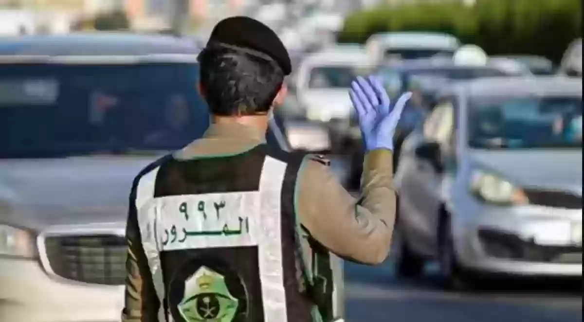 المرور السعودي يفاجئ طالبة بمخالفة في طريقها للجامعة