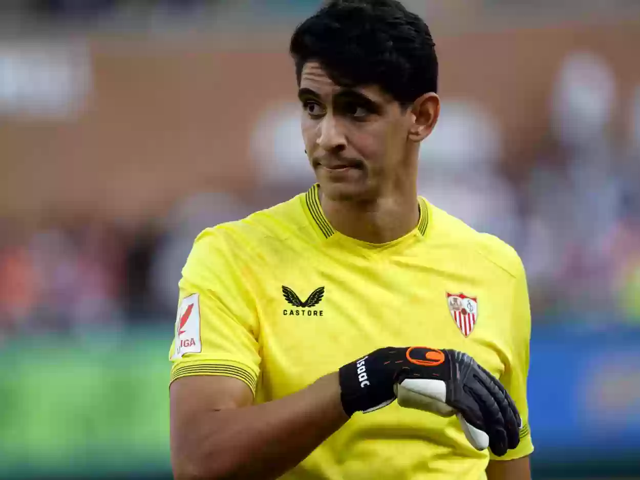 الهلال السعودي يطرد كابتن الفريق بسبب بونو